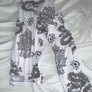 Long sleeve dragon top